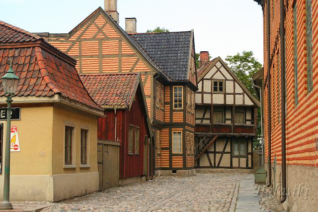 Norwegia (3315).JPG - Oslo - Norsk Folkesmuseum (Gamlebyen - budynki z Chrystianii)